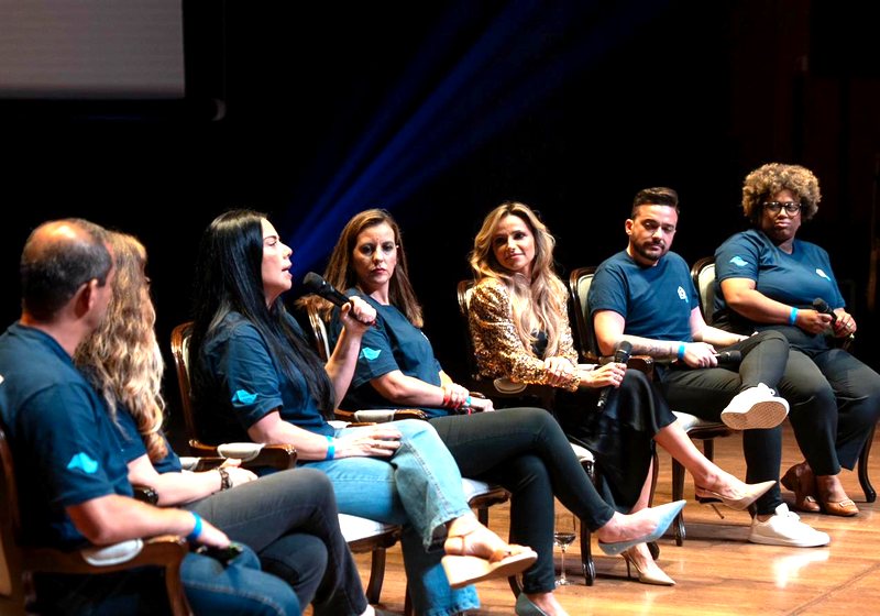 Equipe em reunião de gestão
